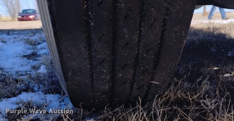 image for item DQ5994 2000 Freightliner FLD Classic XL semi truck