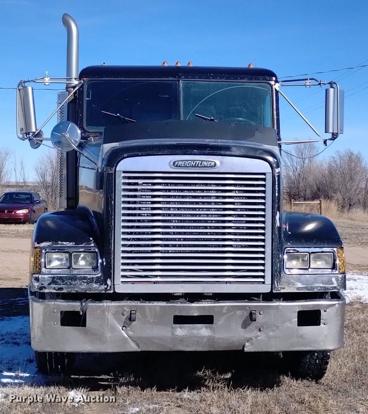 image for item DQ5995 1994 Freightliner FLD120 semi truck
