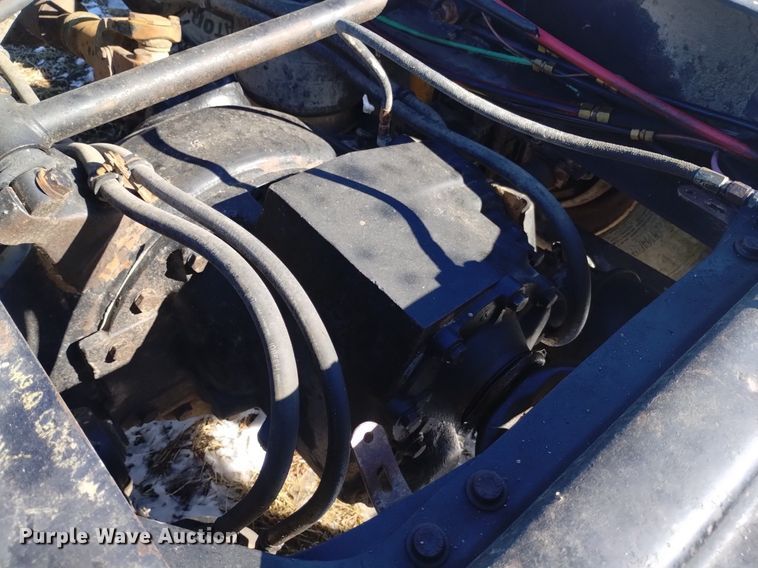 image for item DQ5995 1994 Freightliner FLD120 semi truck