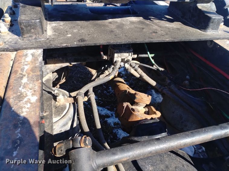 image for item DQ5995 1994 Freightliner FLD120 semi truck