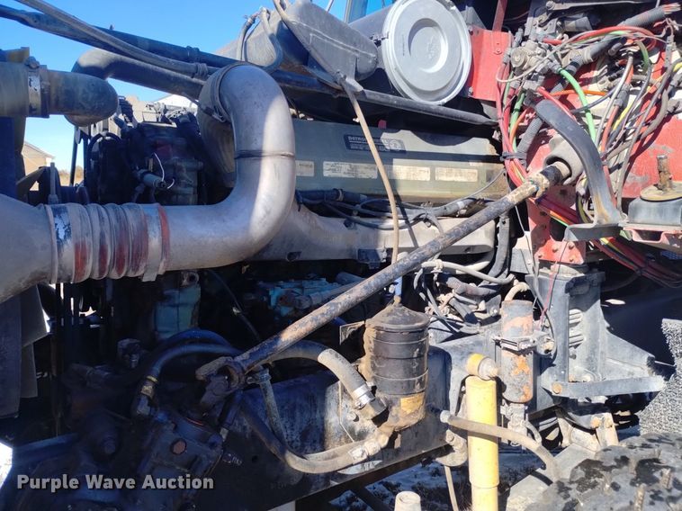 image for item DQ5995 1994 Freightliner FLD120 semi truck