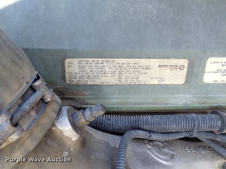 image for item DQ5995 1994 Freightliner FLD120 semi truck