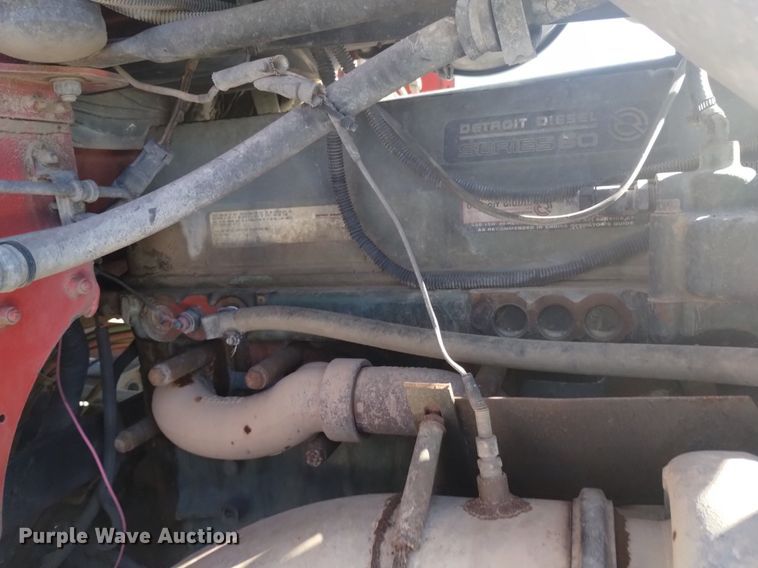 image for item DQ5995 1994 Freightliner FLD120 semi truck