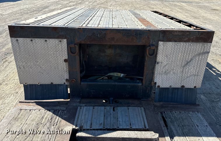 image for item DQ6316 2002 Fontaine  drop deck equipment trailer