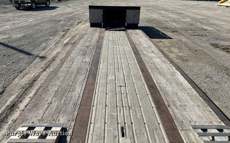 image for item DQ6316 2002 Fontaine  drop deck equipment trailer