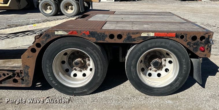 image for item DQ6316 2002 Fontaine  drop deck equipment trailer