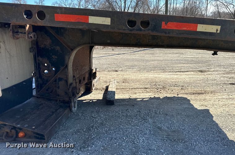 image for item DQ6316 2002 Fontaine  drop deck equipment trailer