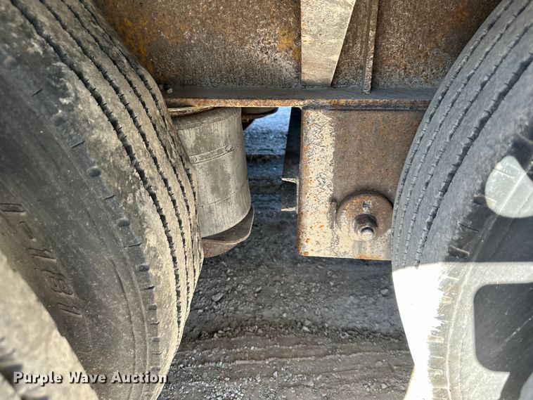 image for item DQ6316 2002 Fontaine  drop deck equipment trailer