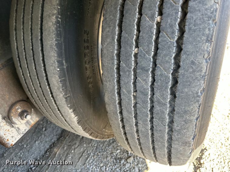 image for item DQ6316 2002 Fontaine  drop deck equipment trailer