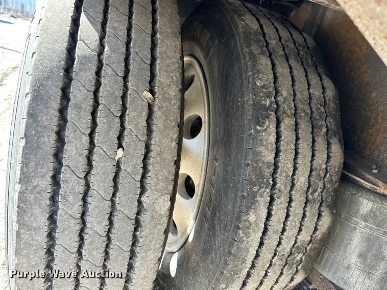 image for item DQ6316 2002 Fontaine  drop deck equipment trailer