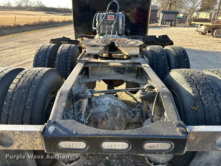 image for item DQ6334 1996 Peterbilt 379 semi truck