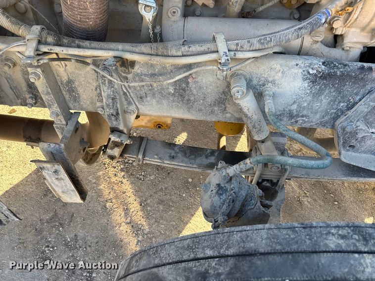 image for item DQ6334 1996 Peterbilt 379 semi truck