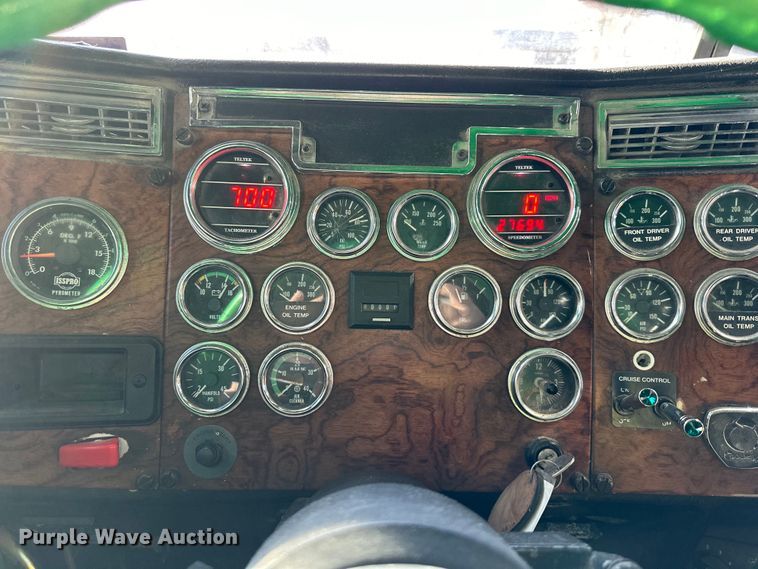 image for item DQ6334 1996 Peterbilt 379 semi truck