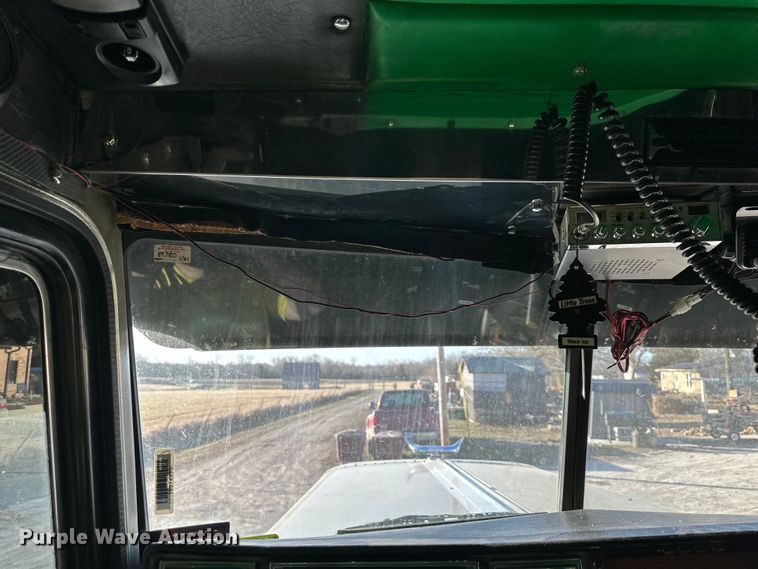 image for item DQ6334 1996 Peterbilt 379 semi truck