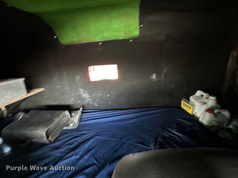 image for item DQ6334 1996 Peterbilt 379 semi truck