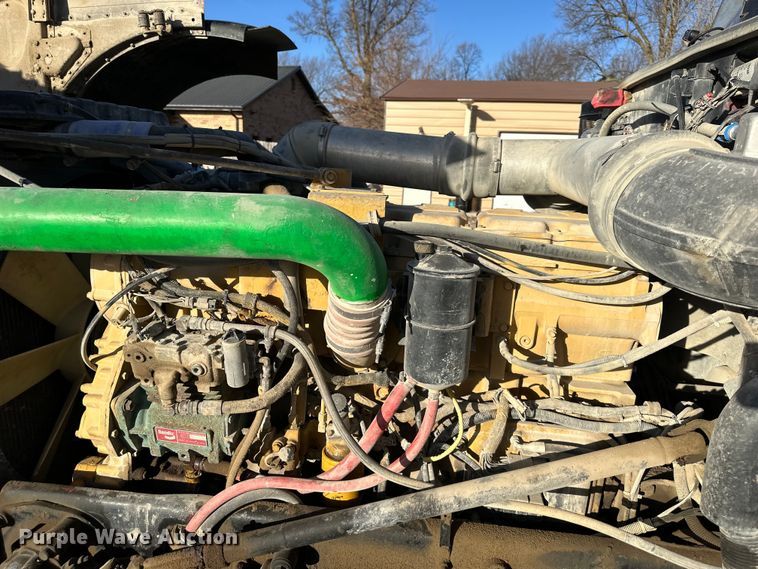 image for item DQ6334 1996 Peterbilt 379 semi truck