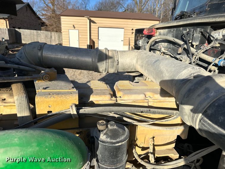 image for item DQ6334 1996 Peterbilt 379 semi truck