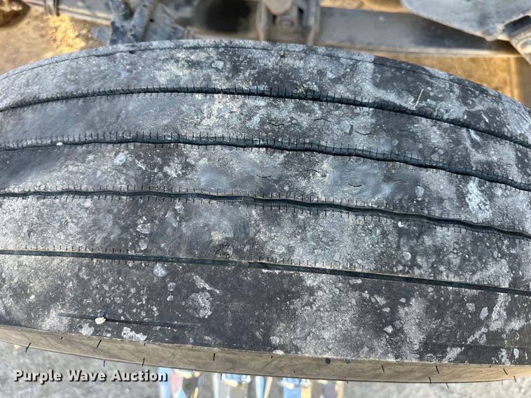 image for item DQ6334 1996 Peterbilt 379 semi truck