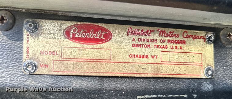 image for item DQ6334 1996 Peterbilt 379 semi truck