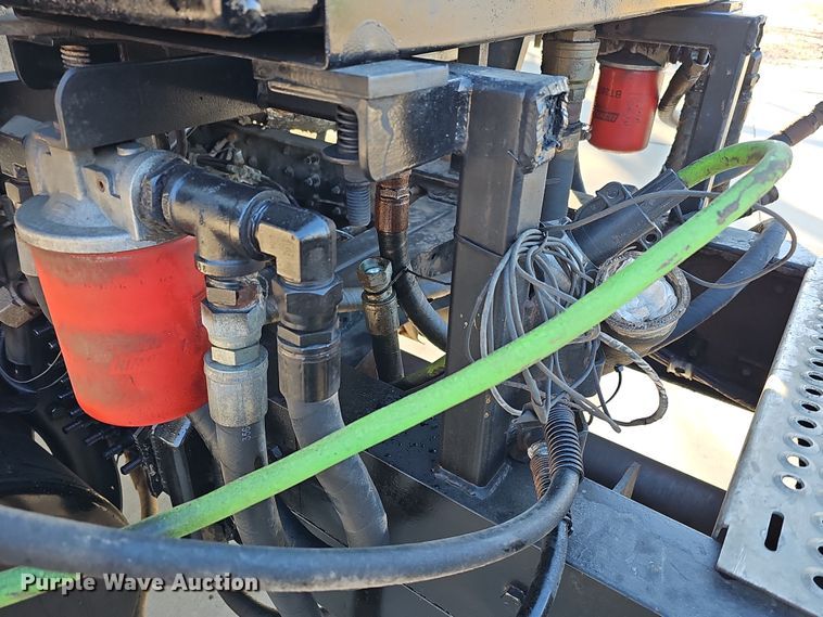 image for item DQ8517 2007 Mack Granite semi truck