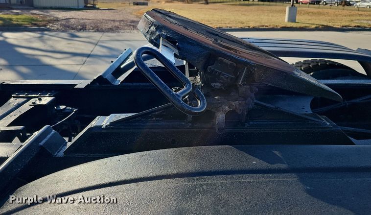 image for item DQ8517 2007 Mack Granite semi truck