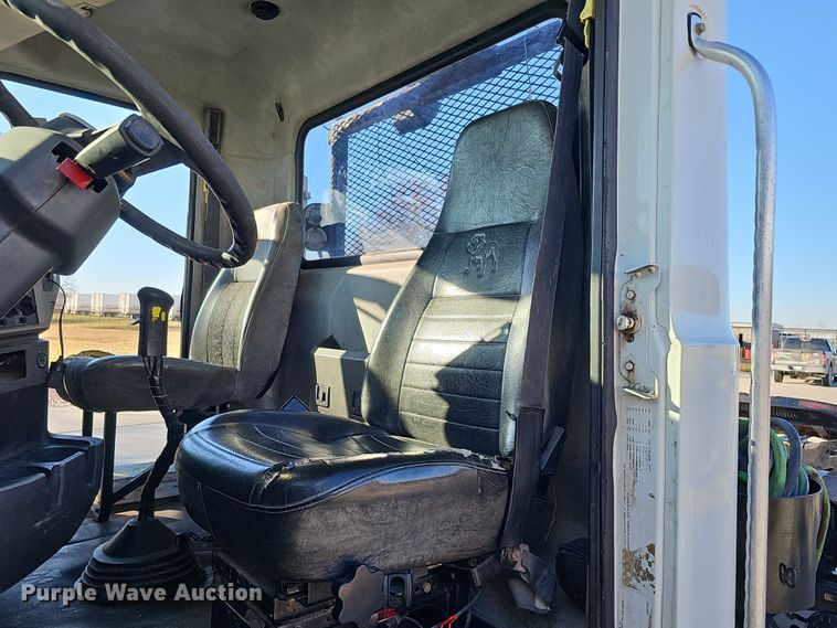 image for item DQ8517 2007 Mack Granite semi truck