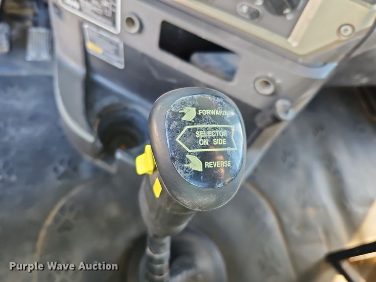 image for item DQ8517 2007 Mack Granite semi truck