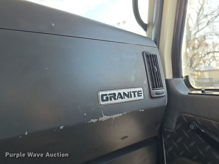 image for item DQ8517 2007 Mack Granite semi truck