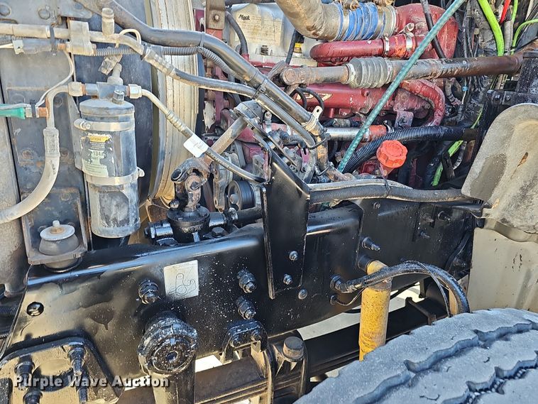 image for item DQ8517 2007 Mack Granite semi truck