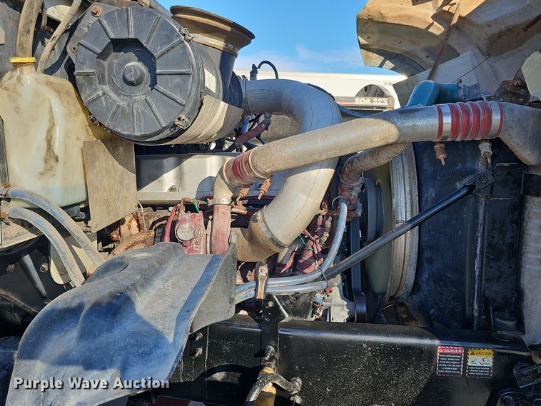 image for item DQ8517 2007 Mack Granite semi truck