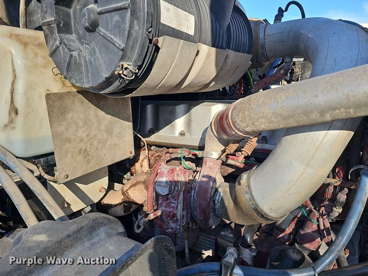 image for item DQ8517 2007 Mack Granite semi truck