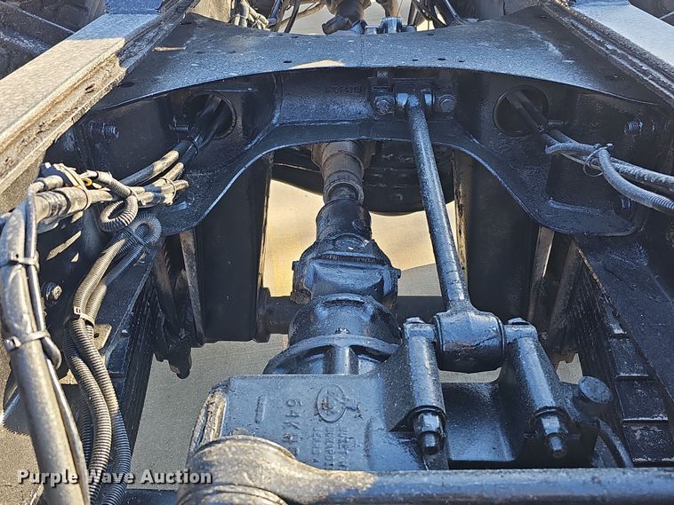 image for item DQ8517 2007 Mack Granite semi truck