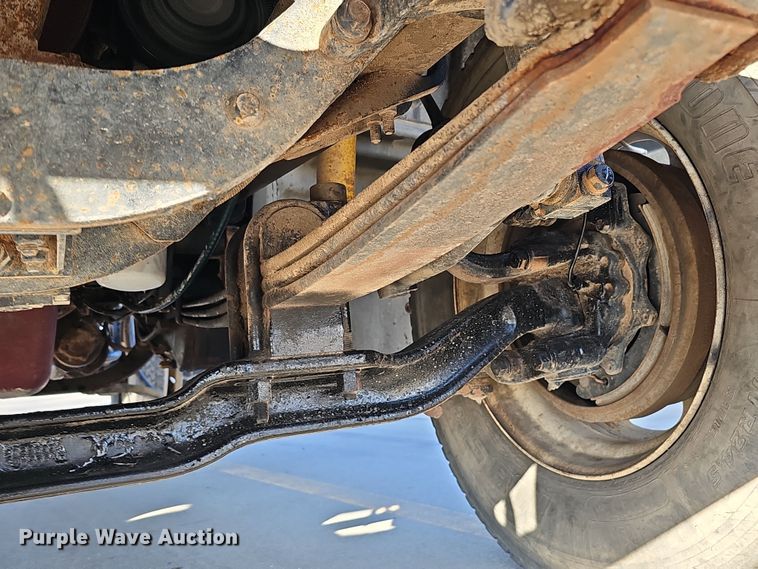 image for item DQ8517 2007 Mack Granite semi truck