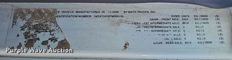 image for item DQ8517 2007 Mack Granite semi truck