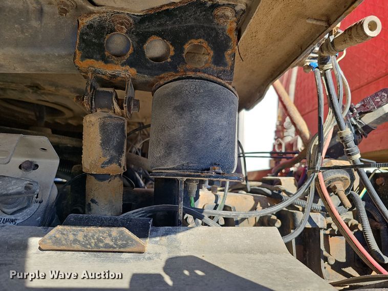 image for item DQ8520 2009 Mack CXU613 semi truck