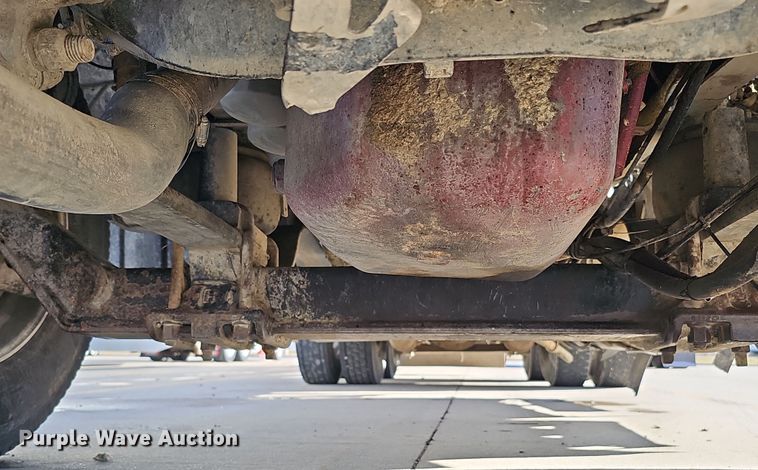 image for item DQ8520 2009 Mack CXU613 semi truck