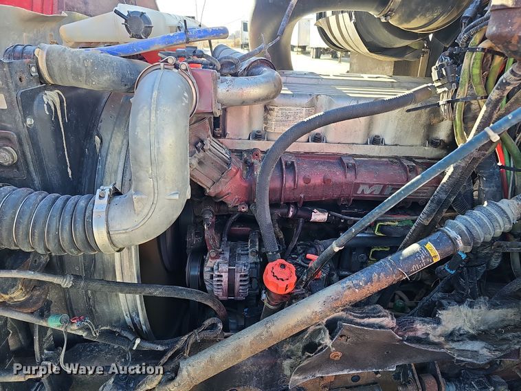 image for item DQ8520 2009 Mack CXU613 semi truck