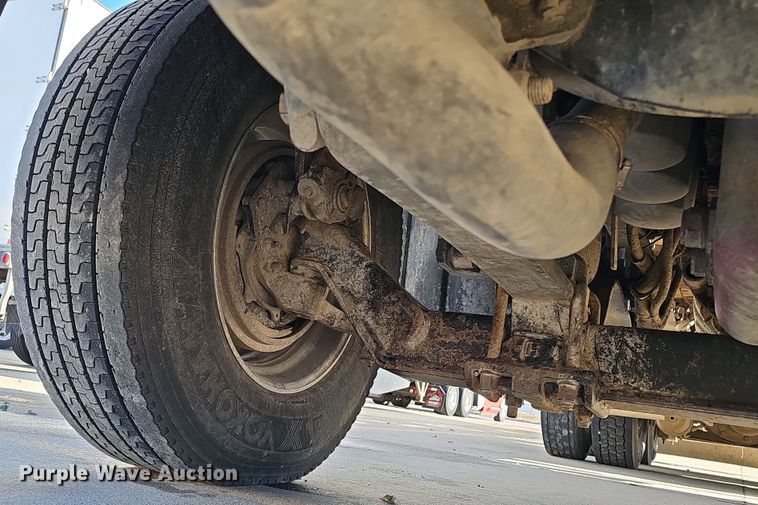 image for item DQ8520 2009 Mack CXU613 semi truck