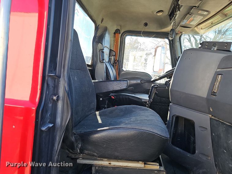 image for item DQ8520 2009 Mack CXU613 semi truck