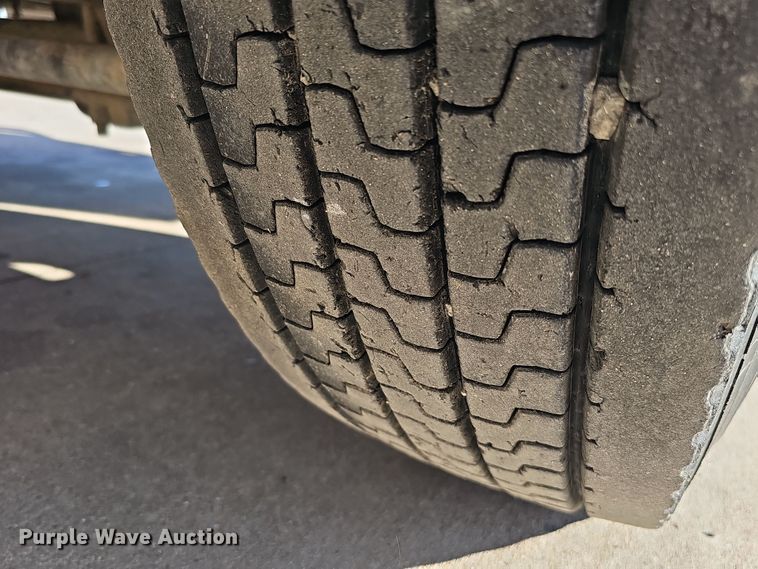 image for item DQ8520 2009 Mack CXU613 semi truck