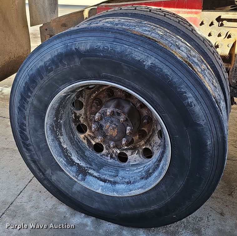 image for item DQ8520 2009 Mack CXU613 semi truck