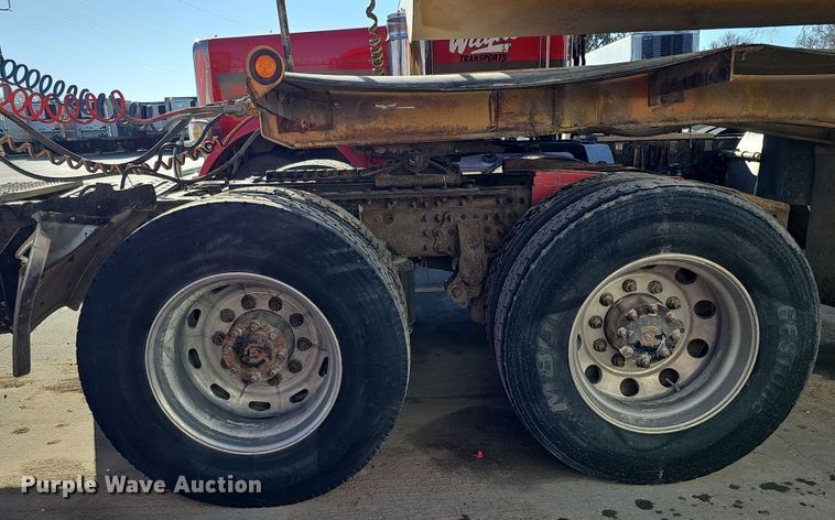 image for item DQ8520 2009 Mack CXU613 semi truck