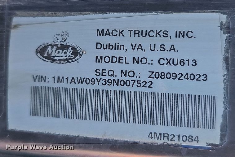 image for item DQ8520 2009 Mack CXU613 semi truck