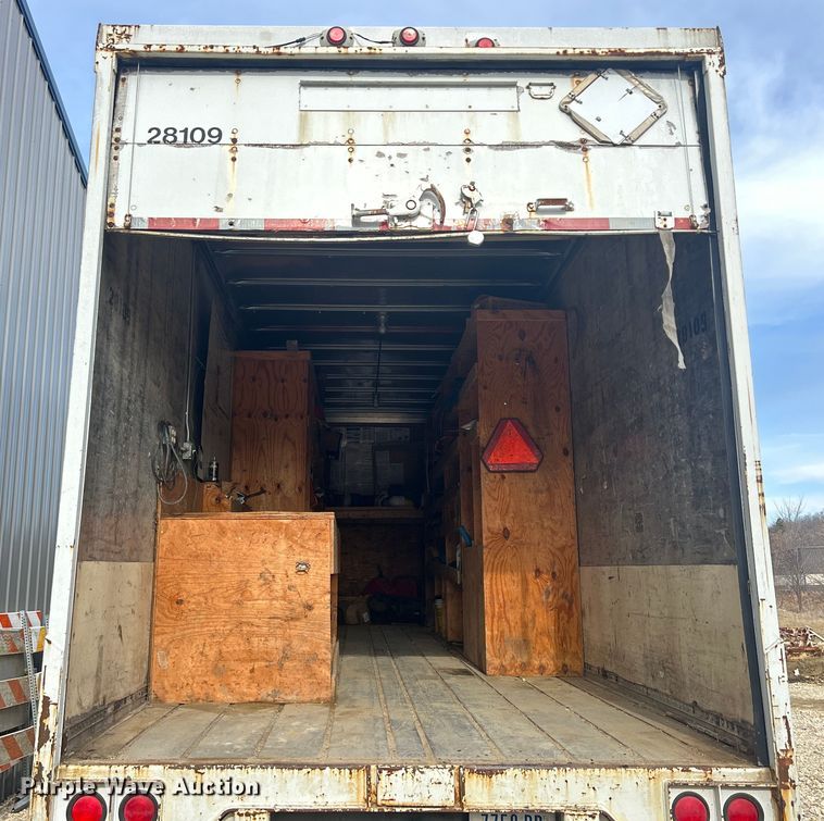 image for item DS0813 1995 Strick dry van trailer