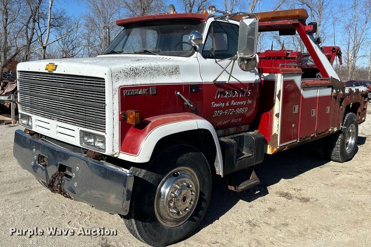 image for item DS0824 1988 Chevrolet Kodiak D6500 tow truck