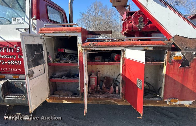 image for item DS0824 1988 Chevrolet Kodiak D6500 tow truck