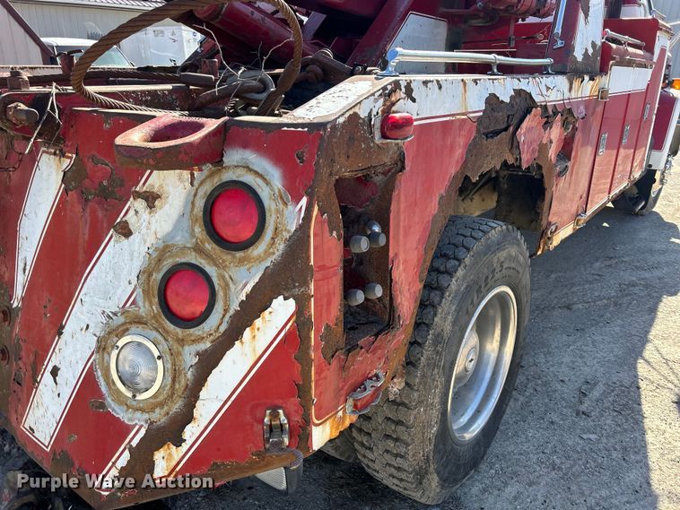 image for item DS0824 1988 Chevrolet Kodiak D6500 tow truck