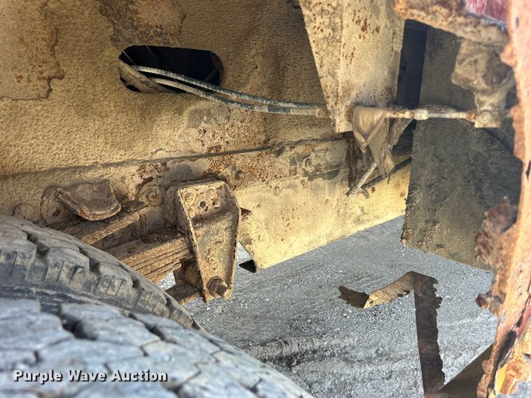 image for item DS0824 1988 Chevrolet Kodiak D6500 tow truck