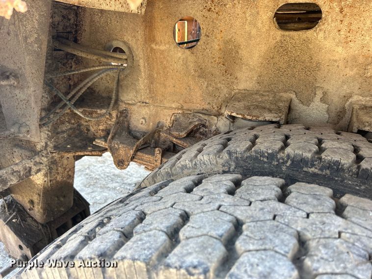 image for item DS0824 1988 Chevrolet Kodiak D6500 tow truck