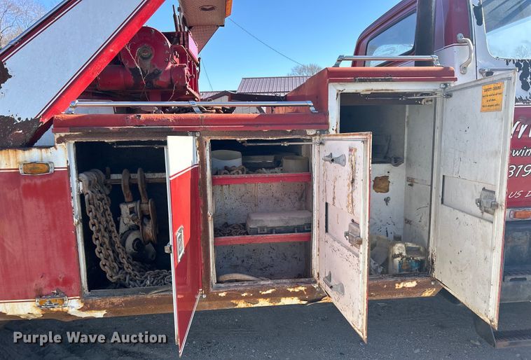 image for item DS0824 1988 Chevrolet Kodiak D6500 tow truck